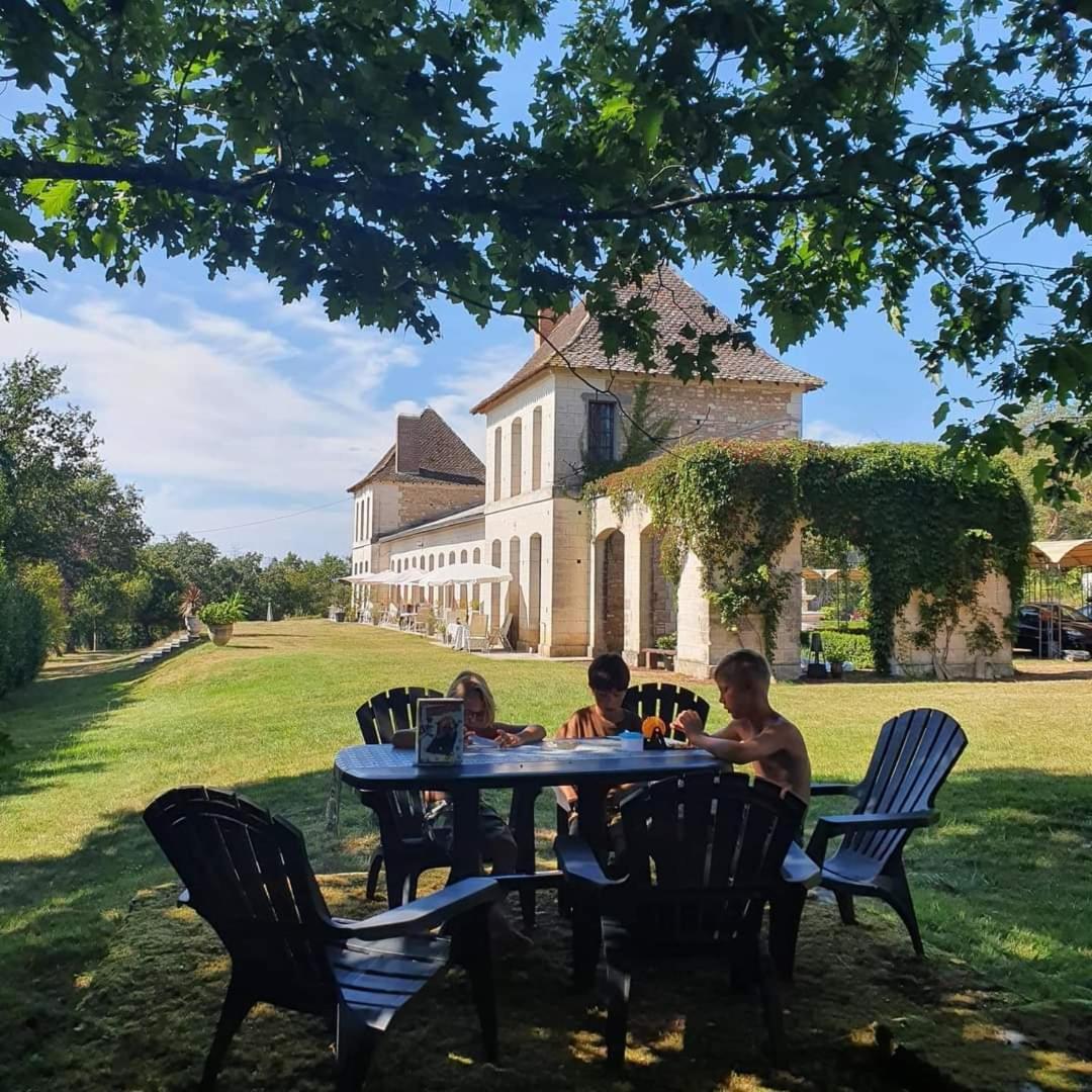 Chateau Neuf Le Desert Le Pizou Екстериор снимка